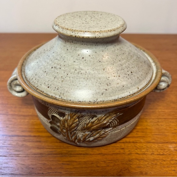 Beaver Flats Pottery Rocky Mountains, Alberta Canada Casserole Dish - Picture 10 of 10